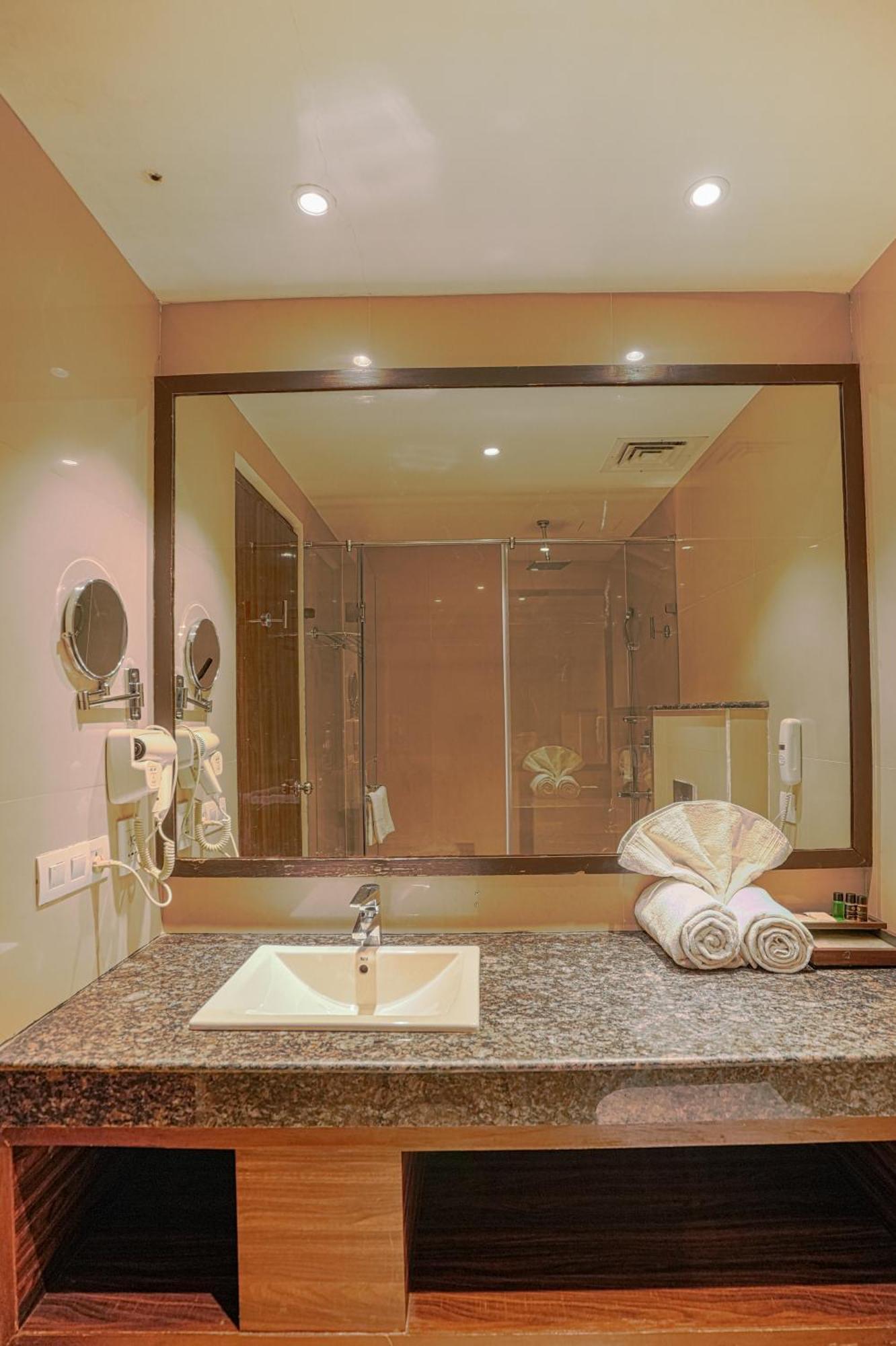 Hotel Himalayan Monal By Blueko Hotels Manali  Exterior photo